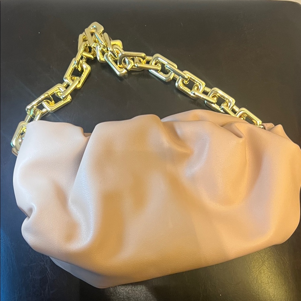 Chic Tan Shoulder Bag with Gold Chain